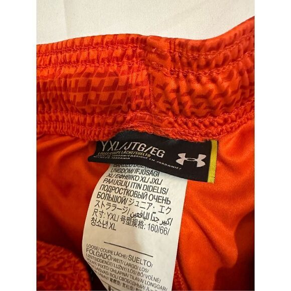 Under Armour boys sports shorts size YXL - Picture 2 of 2